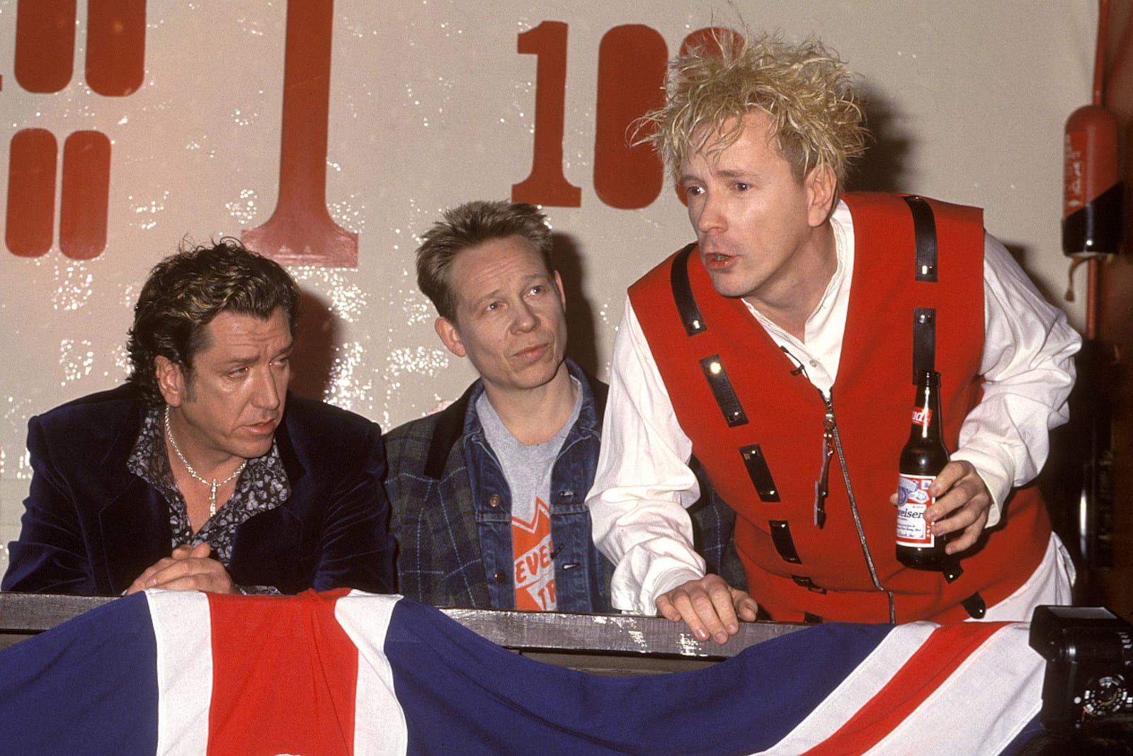 25 Years Ago Sex Pistols Announce Their Unlikely Reunion The Bob