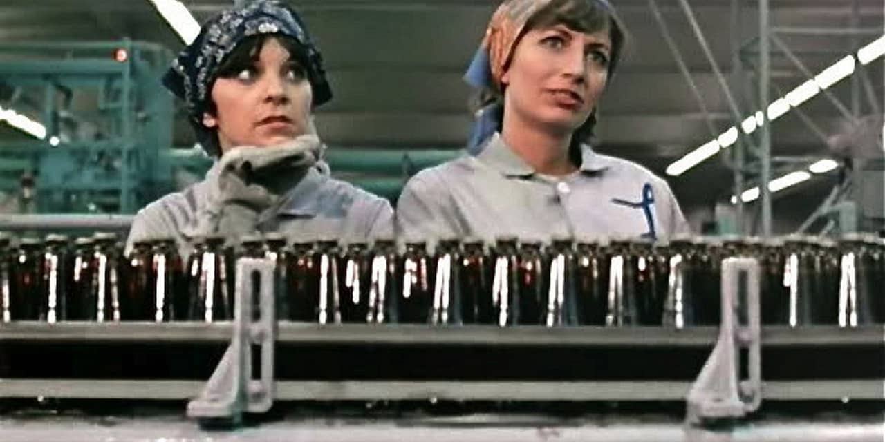 How ‘Laverne and Shirley’ Brought ‘Blue Collar Girls’ to TV