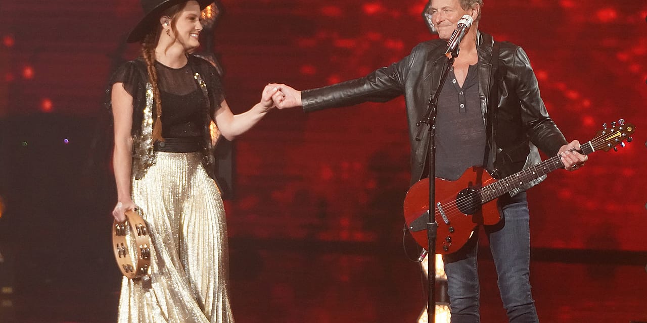 See Lindsey Buckingham Play ‘Go Your Own Way’ on ‘American Idol’