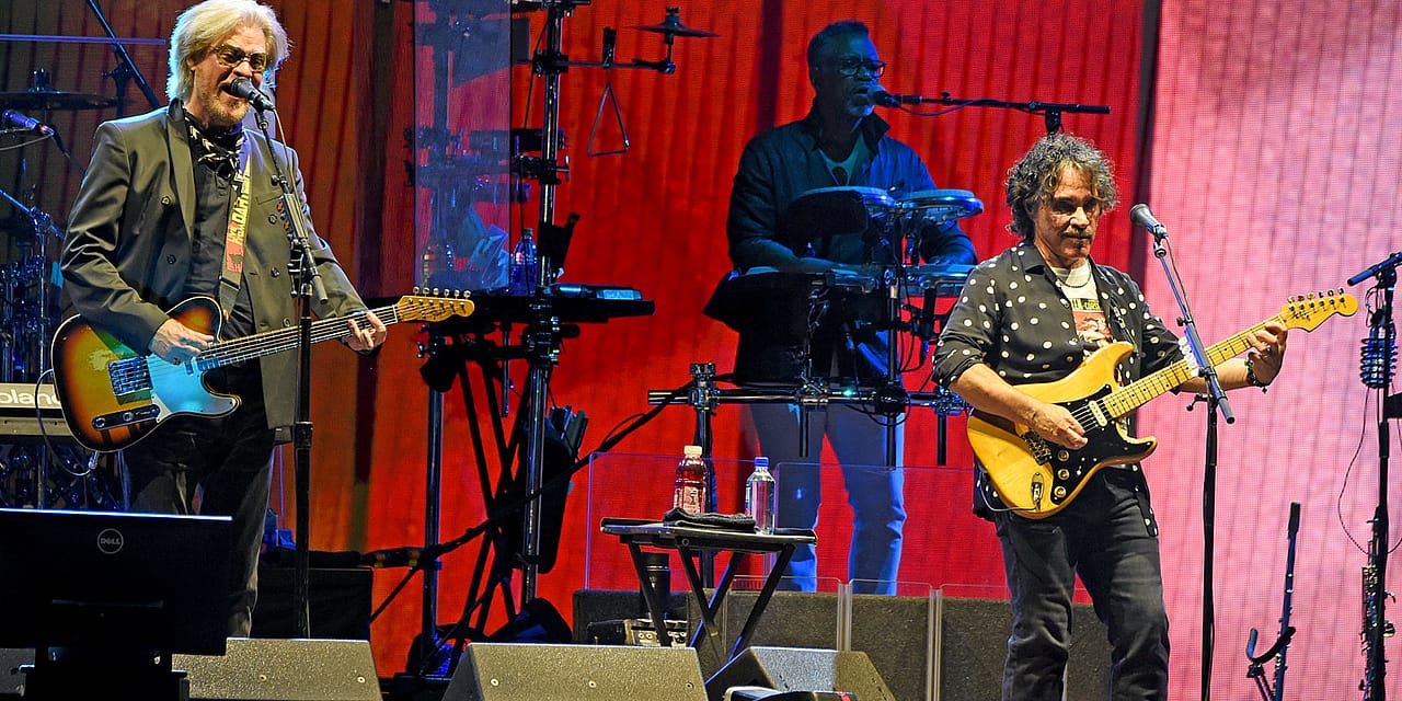 Hall and Oates Kick off 2021 Tour: Set List and Video