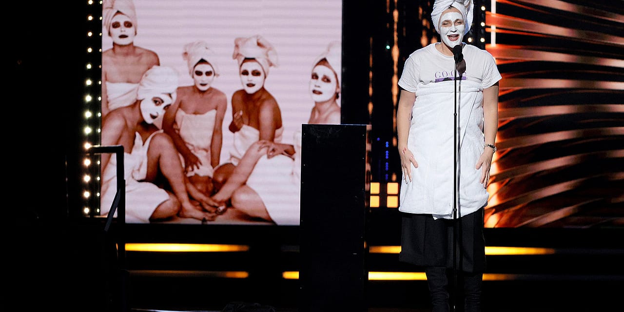 Drew Barrymore Welcomes Go-Go’s Into Rock and Roll Hall of Fame