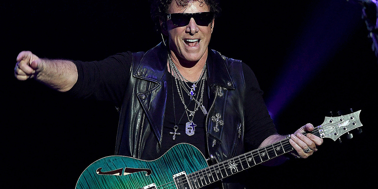 Journey’s Neal Schon Warns Fans About ‘Piece of S—‘ Imposter
