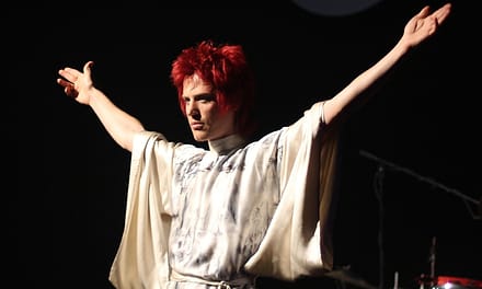Does David Bowie Biopic ‘Stardust’ Benefit From Being Unofficial?