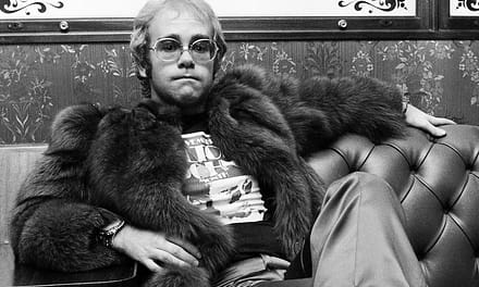 When Elton John Was Heckled With a Hot Dog
