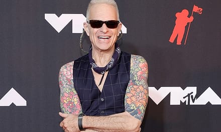 David Lee Roth Honors Eddie Van Halen on the VMA Red Carpet