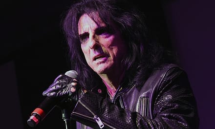 Alice Cooper Used to Cry When He Looked at Stage Costume