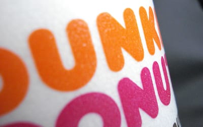 Dunkin vs Starbucks